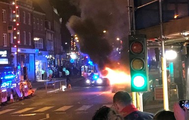 На ярмарке в пригороде Лондона взорвался автомобиль