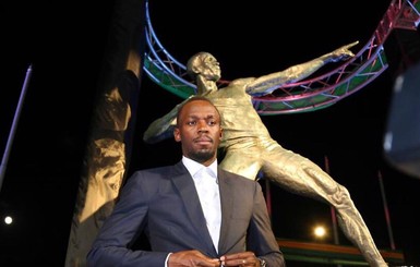 На Ямайке открыли памятник Усэйну Болту