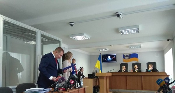 Частные адвокаты вновь защищают интересы Януковича в суде по госизмене 