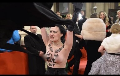Активистка Femen попыталась помешать прибытию Порошенко на Венский бал