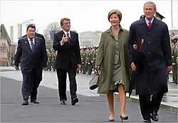 Буш по-украински отдал команду солдатам караула 