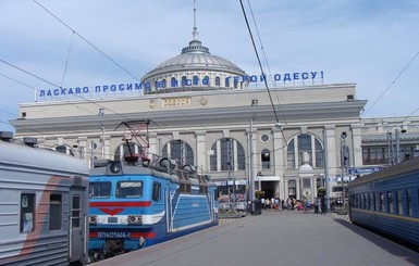 СМИ: в Одессе пьяный сотрудник полиции устроил стрельбу в поезде