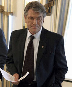 Ющенко объяснил, почему уволили послов в Германии и России 