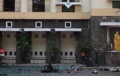 В Индонезии прогремела серия взрывов, погибли девять человек