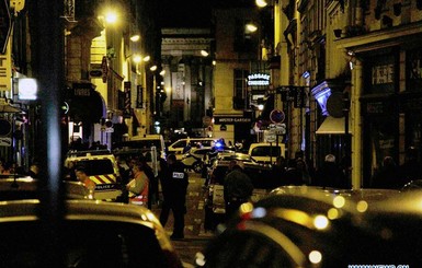 20-летний чеченец напал с ножом на людей в Париже, есть жертвы