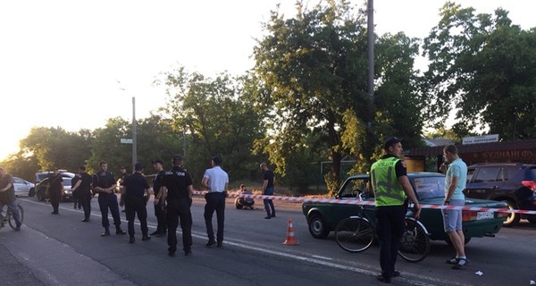 После смертельной аварии в  Одессе люди перекрыли Тираспольское шоссе