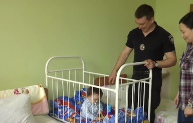 Николаевский малыш, которого мать сбросила с моста, нашел семью