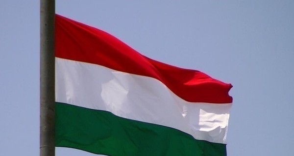 Венгрия отказалась от своего требования отменить украинский 