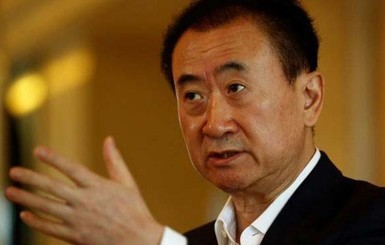 Во Франции погиб китайский миллиардер, делая селфи на фоне гор