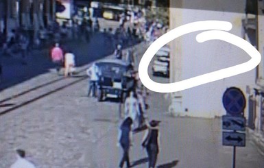 В центре Львова выстрелили в уличную музыкантку 