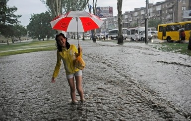 Сегодня днем, 25 июля, по всей стране пройдут дожди с грозами