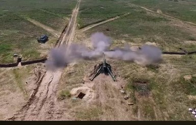 Бьют на 30 километров: Порошенко показал испытания новых украинских снарядов большого калибра 