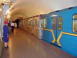 Киевляне обозлились на детские голоса в метро 