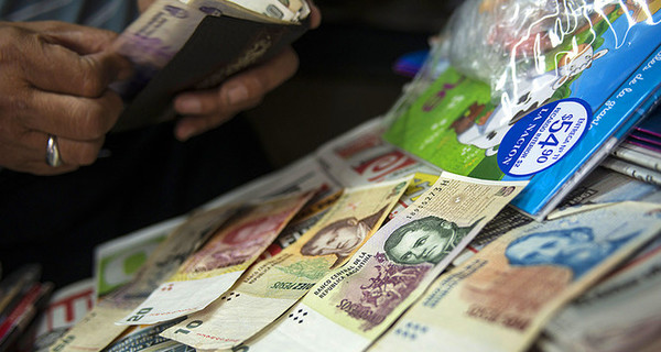 Четыре мировые валюты переживают кризис: самый большой в Аргентине