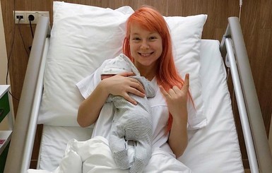 Тарабарова впервые показала новорожденного ребенка