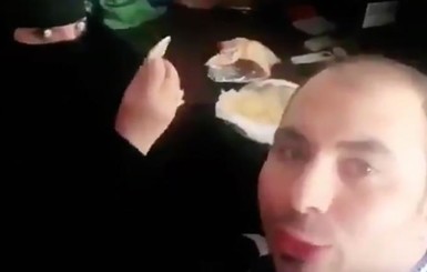 В Саудовской Аравии мужчину и женщину арестовали за видео о совместном завтраке