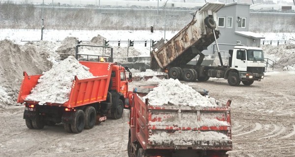 Новый подход: в Киеве появится снегоплавильный пункт 