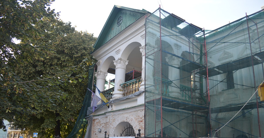 Легендарный и таинственный: каким будет “Дом Петра I” после реконструкции за 10 млн грн