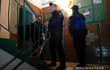 В киевской многоэтажке произошла стрельба, есть пострадавший