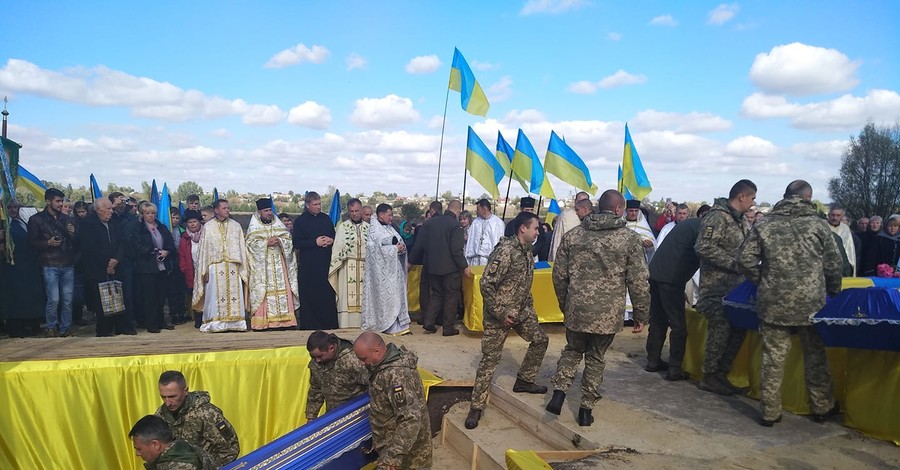 Под Тернополем перезахоронили останки 41 солдата Армии УНР