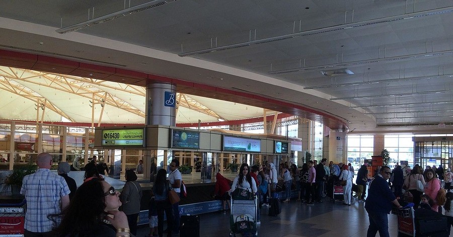 Из-за драки двести украинских туристов застряли в аэропорту Шарм-эль-Шейха