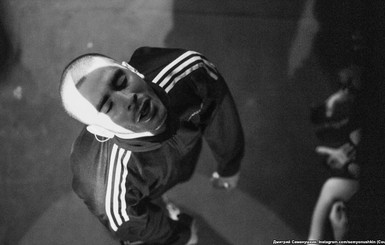 В России рэпер Хаски зачитал рэп на крыше авто и попал в полицию