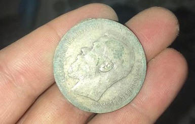 Археологи обнаружили 2 килограмма старинных серебряных монет в заповеднике 