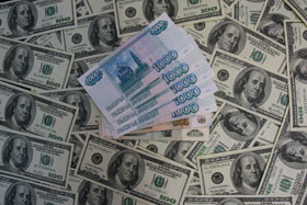 Мировые банки рекомендуют скупать рубли  