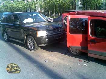 Из-за пьяного водителя в Киеве столкнулись 5 машин [ФОТО] 