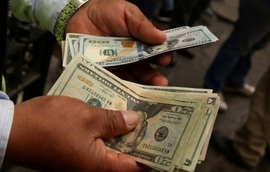 Эксперт рассказал, почему доллар пошел в рост