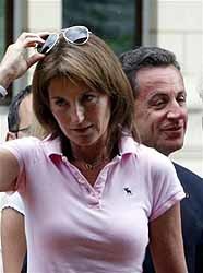 Бывшая жена Саркози навсегда покидает Францию 