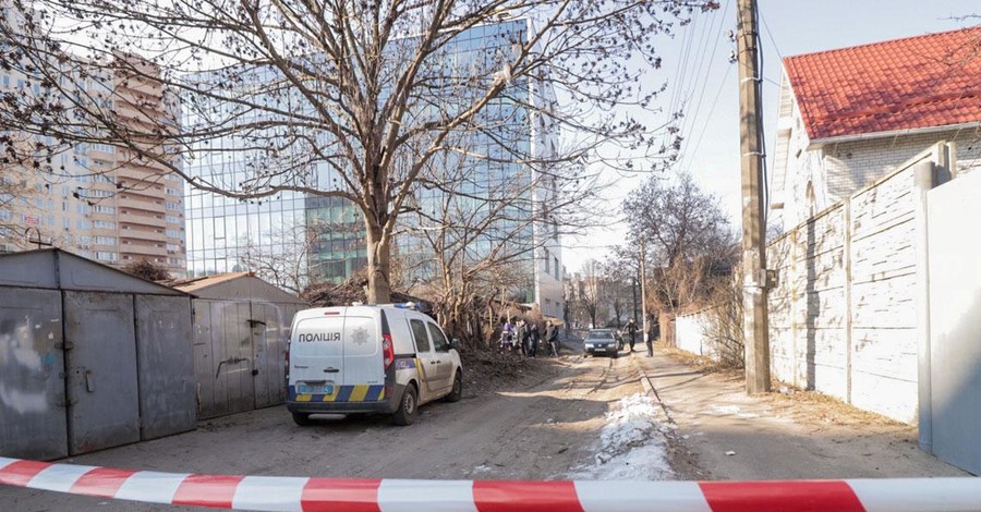 За гаражами в Киеве нашли тело младенца