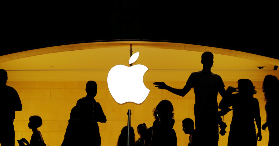 Около половины сотрудников Apple оказались без высшего образования