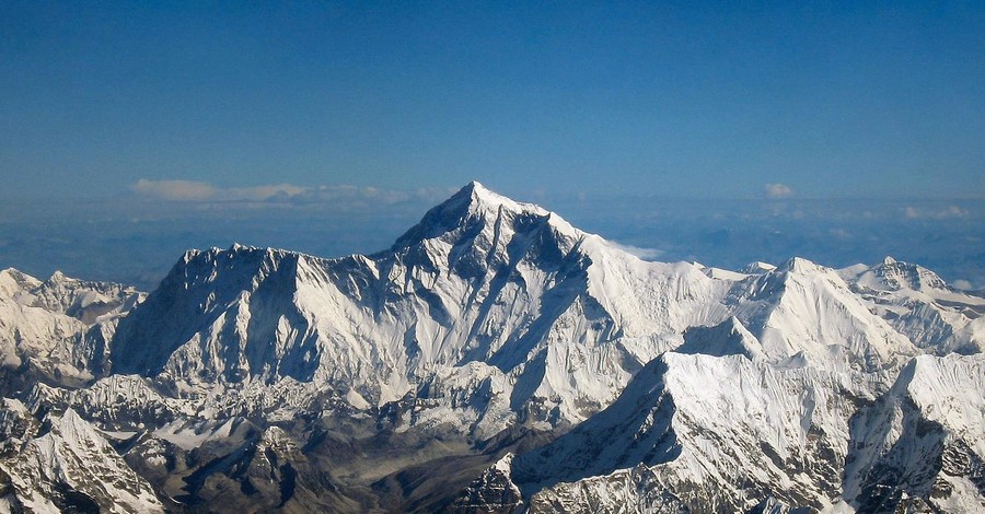 В Непале перепроверят высоту Эвереста