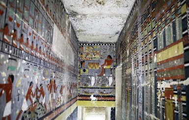 В Египте обнаружили нетронутую гробницу с ценными артефактами