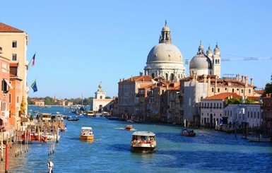 Дресс-код и запрет на повторный въезд: Венеция ввела правила для туристов