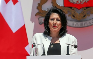 Президент Грузии срочно прервала визит в Беларусь