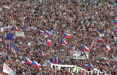Что привело Чехию к крупнейшим протестам за последние 30 лет