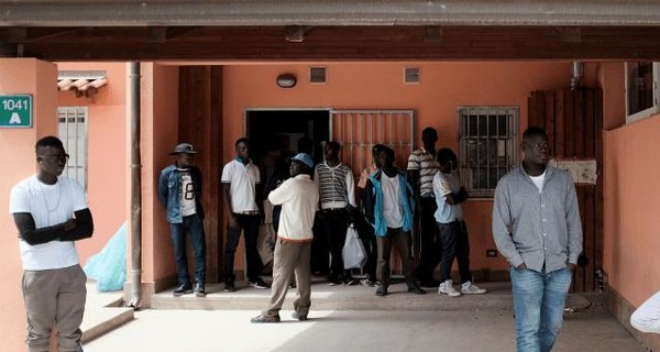 Италия закроет крупнейший лагерь для беженцев