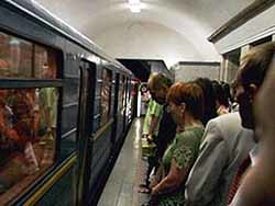 Пассажирам метрополитена покажут видеоролики 