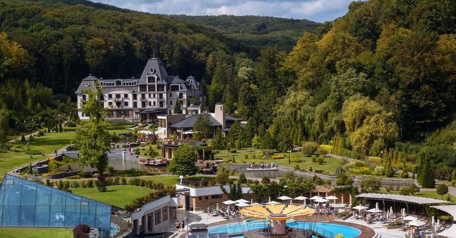 Закарпатский курорт, который хочет купить Пэрис Хилтон: 