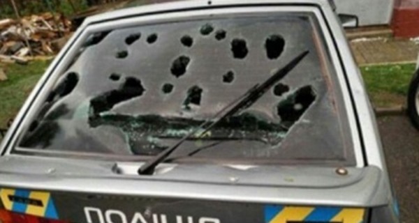 В Черновицкой области гигантский град разбил автопарк полиции