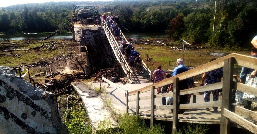 Украина приостановила демонтаж близ моста в Станице Луганской