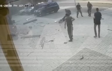 В сети появилось новое видео взрыва, в котором был убит Александр Захарченко