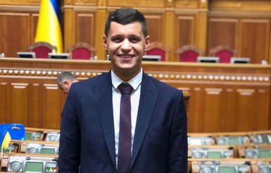Юмориста и депутата Романа Грищука засыпали смешными комментариями