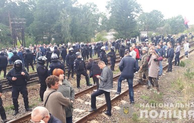 Во Львовской области произошла стычка полиции с активистами, есть пострадавшие 