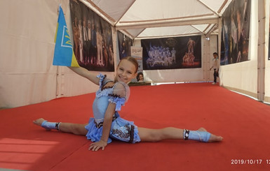 8-летняя гимнастка из Одесской области выступила на главной площади Ватикана