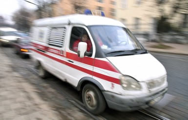 В Одесской области двое малышей, которых соцслужбы забрали у родителей, выпали из окна больницы