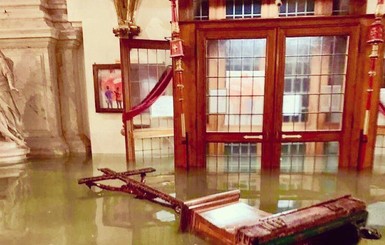 Венеция после наводнения: затоплены памятники архитектуры