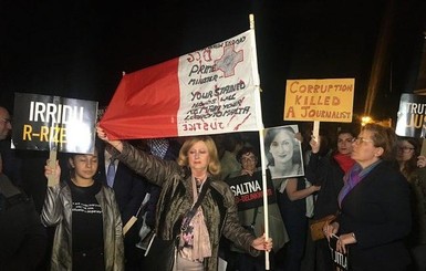 Протестующие на Мальте требуют отставки правительства из-за убийства журналистки